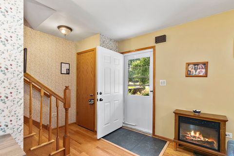 Tiny photo for 26205 N Acorn Lane, Mundelein, IL 60060 (MLS # 12461955)