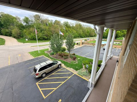 Tiny photo for 1104 Kimberly Road #602, Bettendorf, IA 52722 (MLS # 12635802)