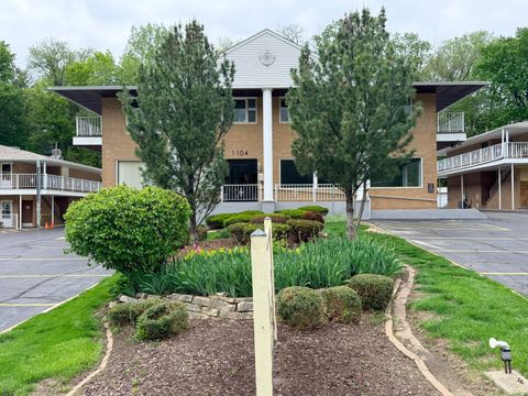 Photo of 1104 Kimberly Road #602, Bettendorf, IA 52722 (MLS # 12635802)