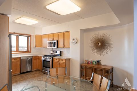 Tiny photo for 650 S River Road #701, Des Plaines, IL 60016 (MLS # 12615425)