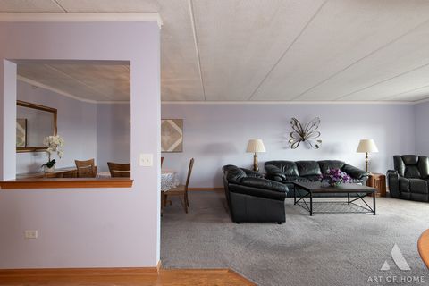 Tiny photo for 650 S River Road #701, Des Plaines, IL 60016 (MLS # 12615425)