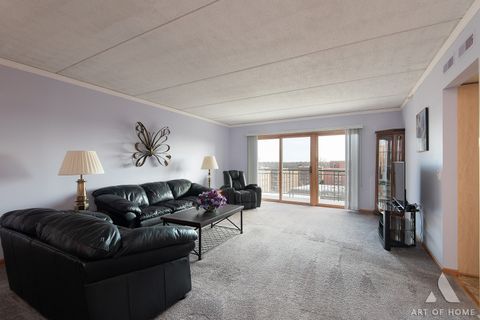 Tiny photo for 650 S River Road #701, Des Plaines, IL 60016 (MLS # 12615425)