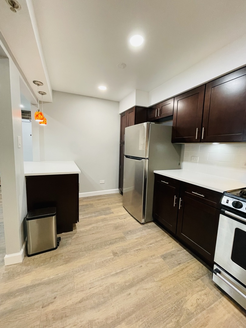 126 S La Londe Avenue 2B