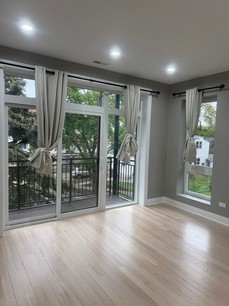 7428 N Rogers Avenue 2E