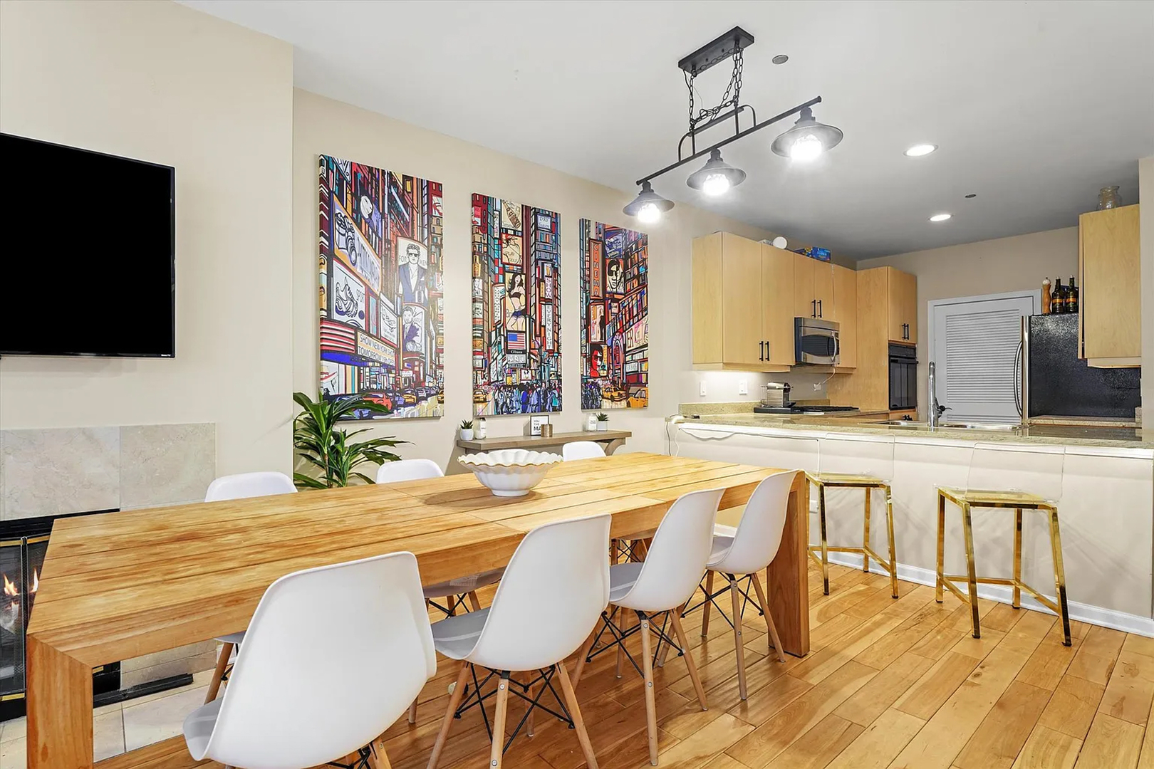 33 W Huron Street 413