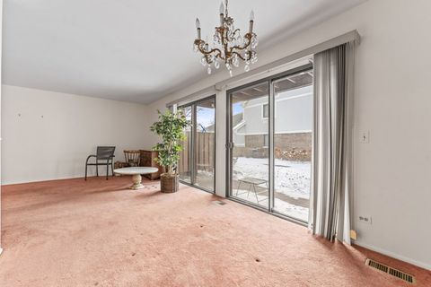 Tiny photo for 328 Woodbury Court #B1, Schaumburg, IL 60193 (MLS # 12538539)