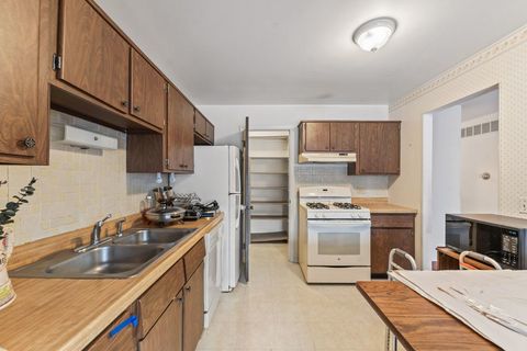 Tiny photo for 328 Woodbury Court #B1, Schaumburg, IL 60193 (MLS # 12538539)