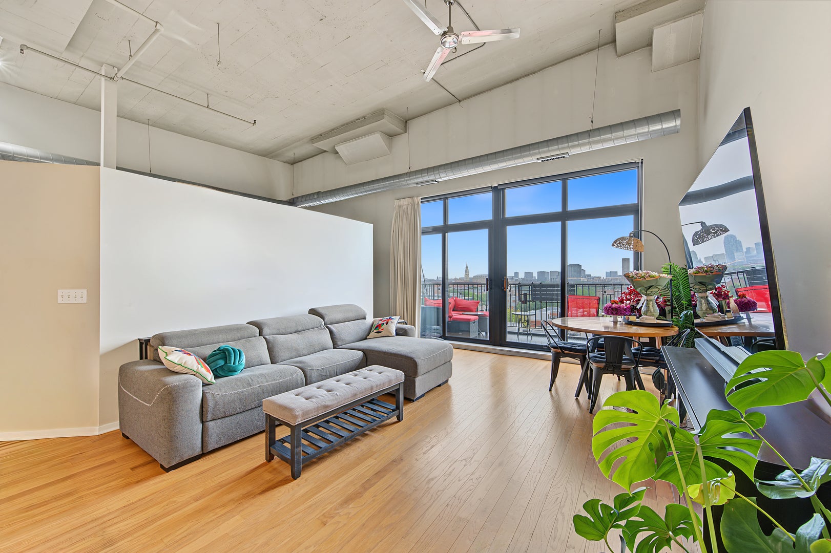 1524 S Sangamon Street 704S