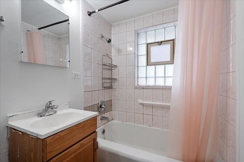 Tiny photo for 1940 W HOOD Avenue #1D, Chicago, IL 60660 (MLS # 12525898)