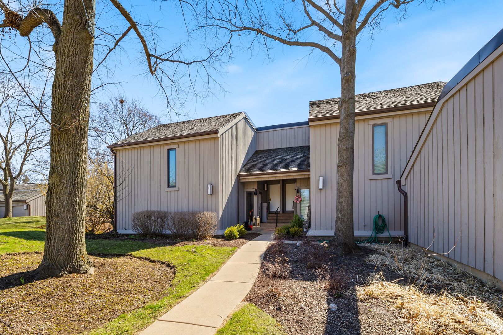 97 W Thornhill Lane A