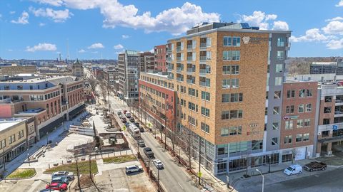 Tiny photo for 301 N Neil Street #608, Champaign, IL 61820 (MLS # 12577636)