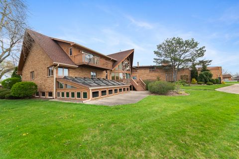 Tiny photo for 607 Berkshire Court, Downers Grove, IL 60516 (MLS # 12464168)