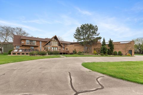 Tiny photo for 607 Berkshire Court, Downers Grove, IL 60516 (MLS # 12464168)