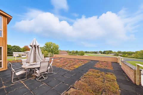 Tiny photo for 607 Berkshire Court, Downers Grove, IL 60516 (MLS # 12464168)