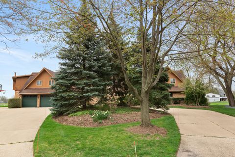 Tiny photo for 607 Berkshire Court, Downers Grove, IL 60516 (MLS # 12464168)