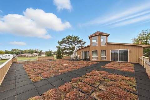 Tiny photo for 607 Berkshire Court, Downers Grove, IL 60516 (MLS # 12464168)