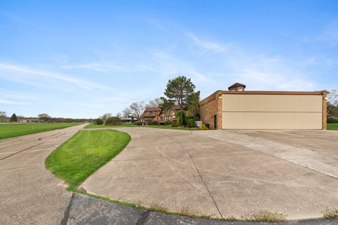 Tiny photo for 607 Berkshire Court, Downers Grove, IL 60516 (MLS # 12464168)