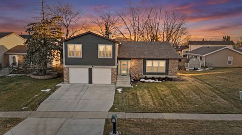 Photo of 51 W Stevenson Drive, Glendale Heights, IL 60139 (MLS # 12569697)