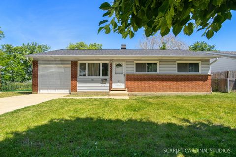 Photo of 156 E Lincoln Avenue, Glendale Heights, IL 60139 (MLS # 12674028)