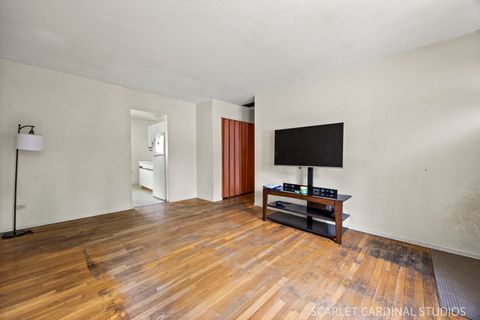 Tiny photo for 156 E Lincoln Avenue, Glendale Heights, IL 60139 (MLS # 12674028)