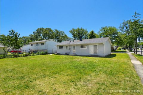 Tiny photo for 156 E Lincoln Avenue, Glendale Heights, IL 60139 (MLS # 12674028)