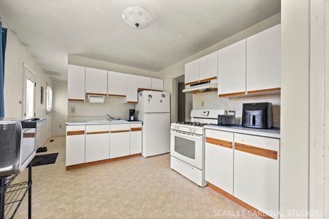 Tiny photo for 156 E Lincoln Avenue, Glendale Heights, IL 60139 (MLS # 12674028)