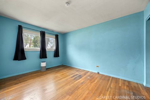 Tiny photo for 156 E Lincoln Avenue, Glendale Heights, IL 60139 (MLS # 12674028)