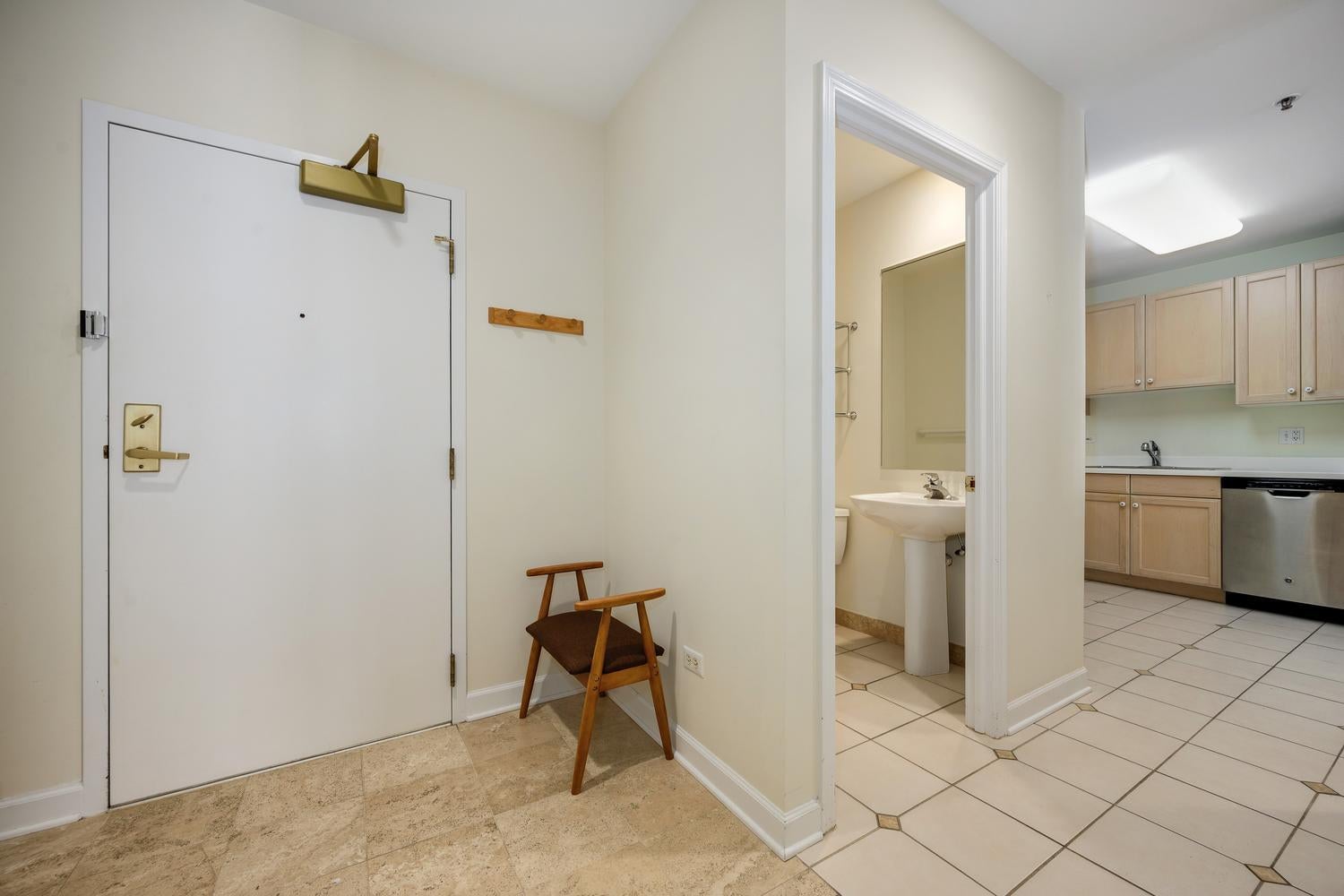 1107 Greenleaf Avenue 3G