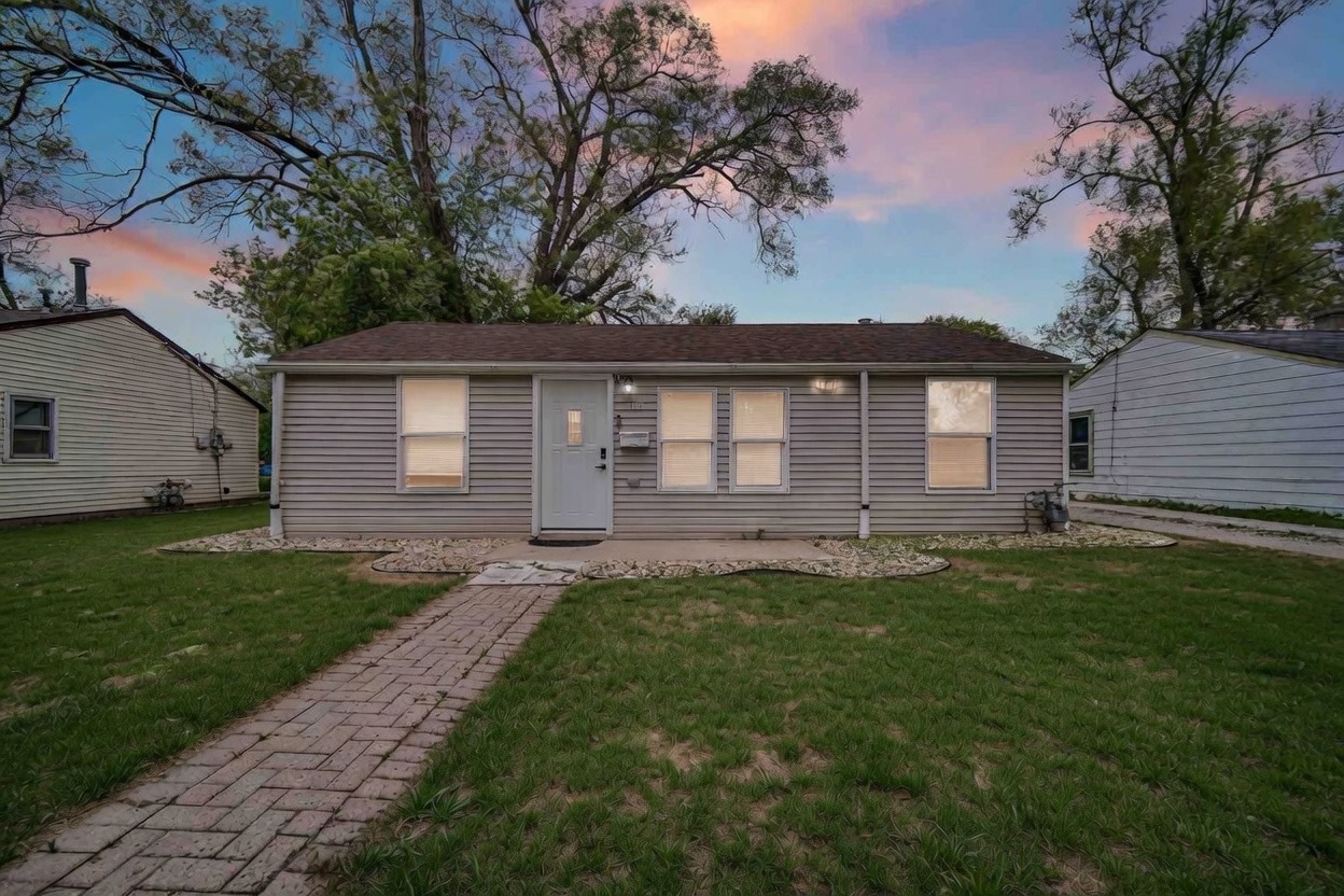 Photo 1 of 15 — 405 Dellwood Avenue, Lockport, IL 60441