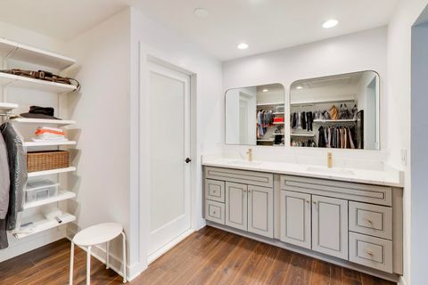 Tiny photo for 26 The Court Of Island Point, Northbrook, IL 60062 (MLS # 12627857)