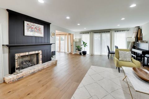 Tiny photo for 26 The Court Of Island Point, Northbrook, IL 60062 (MLS # 12627857)