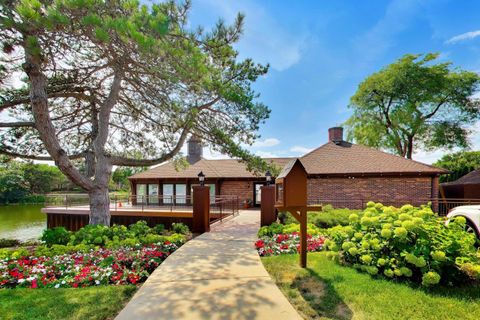 Tiny photo for 26 The Court Of Island Point, Northbrook, IL 60062 (MLS # 12627857)