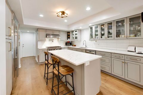 Tiny photo for 26 The Court Of Island Point, Northbrook, IL 60062 (MLS # 12627857)