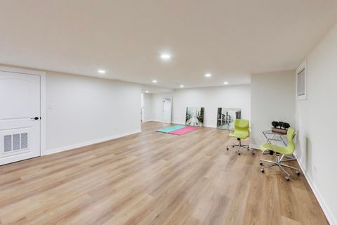 Tiny photo for 26 The Court Of Island Point, Northbrook, IL 60062 (MLS # 12627857)