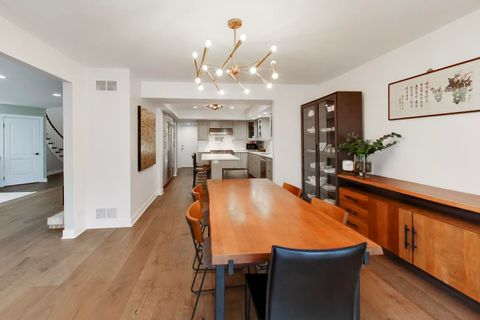 Tiny photo for 26 The Court Of Island Point, Northbrook, IL 60062 (MLS # 12627857)