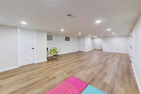Tiny photo for 26 The Court Of Island Point, Northbrook, IL 60062 (MLS # 12627857)
