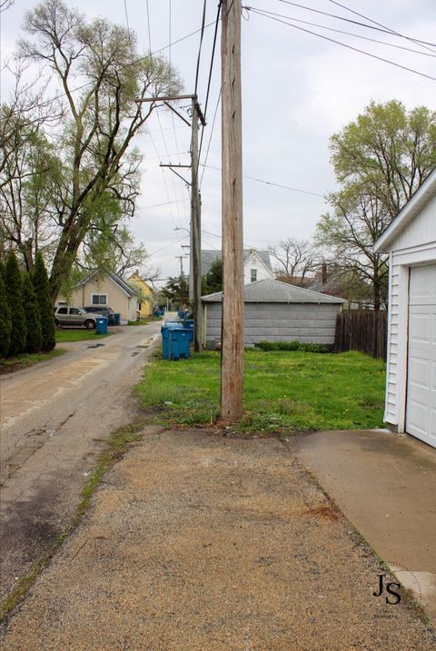 Tiny photo for 353 S 5th Avenue S, Kankakee, IL 60901 (MLS # 12479589)