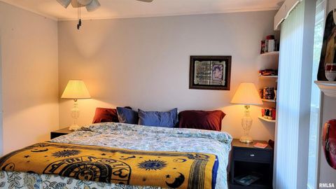 Tiny photo for 202 Westernaire Drive, Marion, IL 62959 (MLS # EB460584)