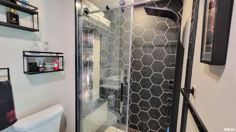 Tiny photo for 202 Westernaire Drive, Marion, IL 62959 (MLS # EB460584)