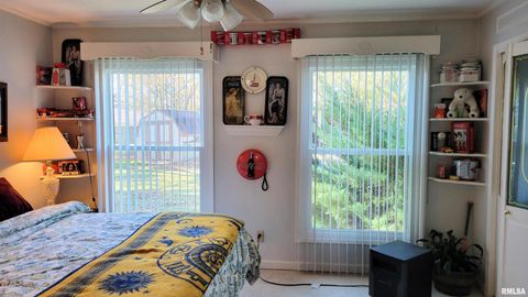 Tiny photo for 202 Westernaire Drive, Marion, IL 62959 (MLS # EB460584)