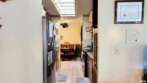 Tiny photo for 202 Westernaire Drive, Marion, IL 62959 (MLS # EB460584)