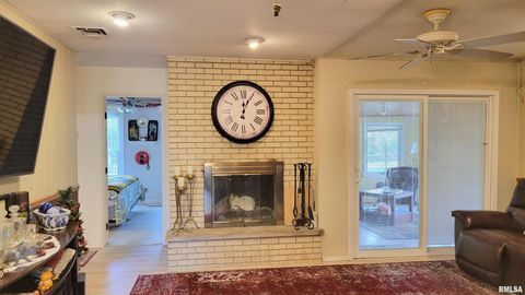 Tiny photo for 202 Westernaire Drive, Marion, IL 62959 (MLS # EB460584)