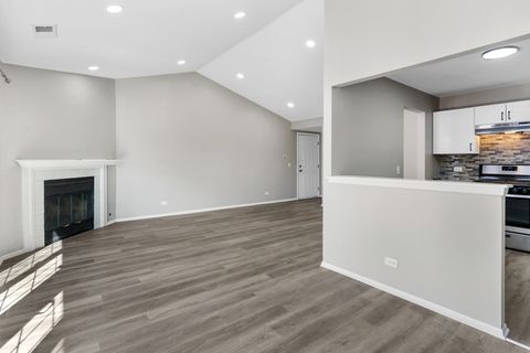 Tiny photo for 210 Dublin Lane #V2, Schaumburg, IL 60194 (MLS # 12591612)