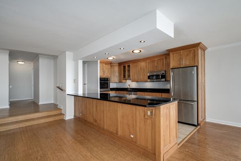 Tiny photo for 5733 N Sheridan Road #28B, Chicago, IL 60660 (MLS # 12505863)