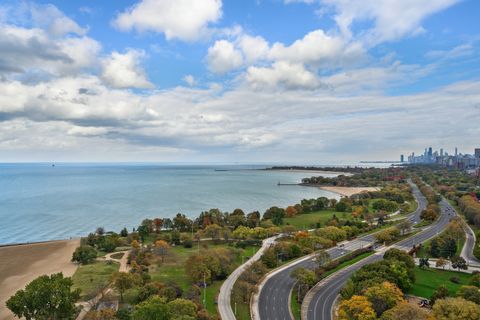 Tiny photo for 5733 N Sheridan Road #28B, Chicago, IL 60660 (MLS # 12505863)