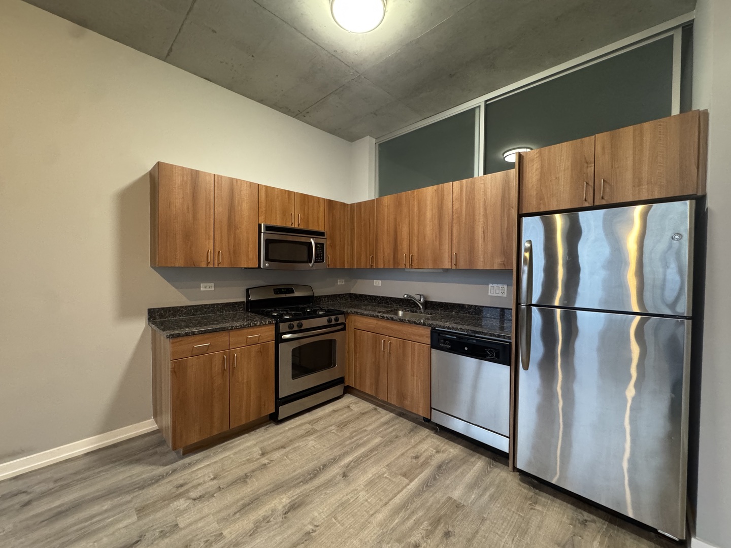 235 W VAN BUREN Street 3519
