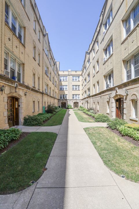 4520 N Damen Avenue 1C Chicago IL 60625