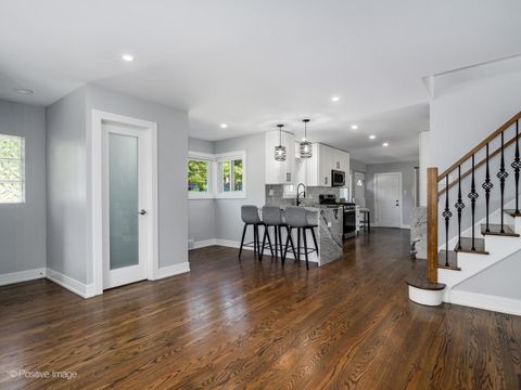 Tiny photo for 7225 N East Prairie Road, Lincolnwood, IL 60712 (MLS # 12495591)