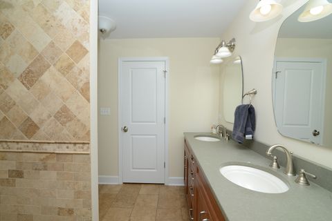 Tiny photo for 178 Bobwhite Court, Bloomingdale, IL 60108 (MLS # 12558435)