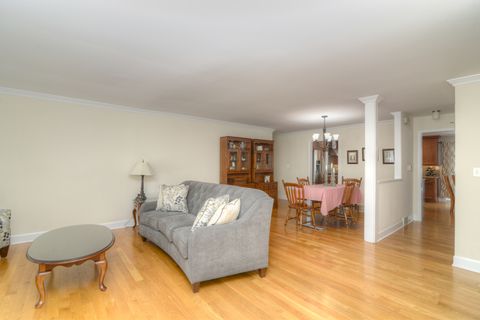 Tiny photo for 178 Bobwhite Court, Bloomingdale, IL 60108 (MLS # 12558435)